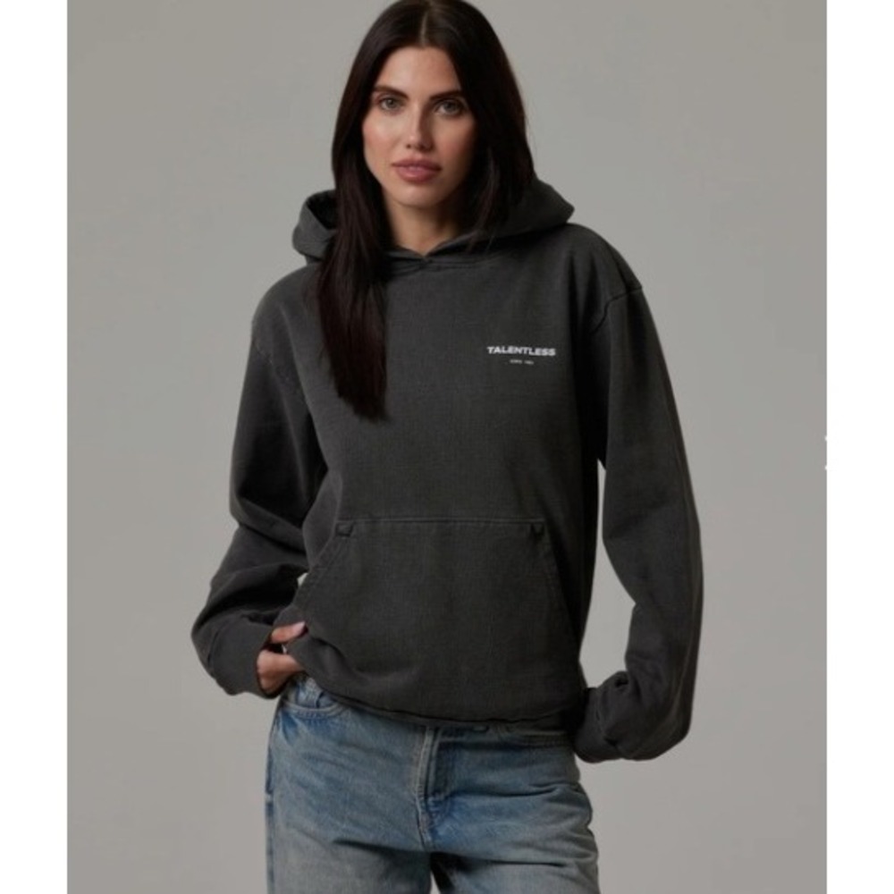 TALENTLESS CIRCLE LOGO HOODIE Unisex Size M Gray Athleisure Active Streetwear